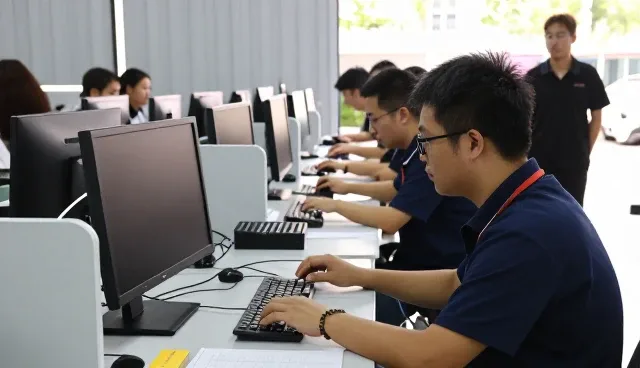 数据处理提升学校与医院整体体验